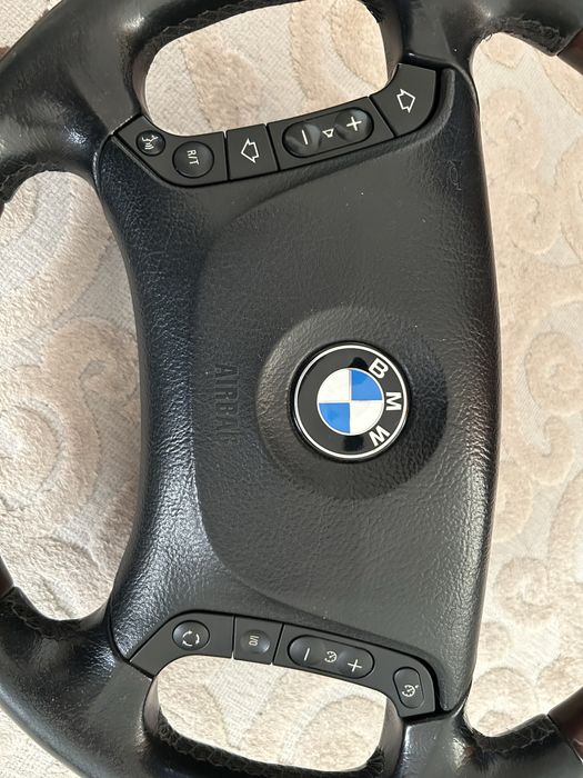 Продам руль  е39