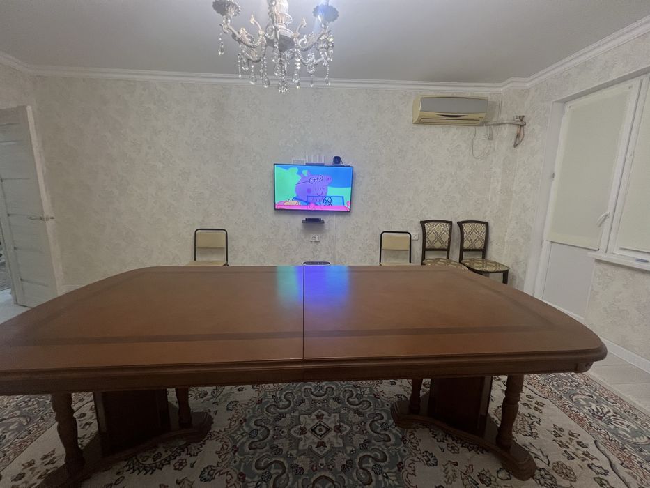 Стол гостинная..