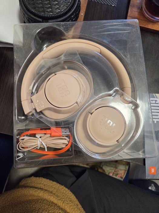 Căști JBL tuner 710BT