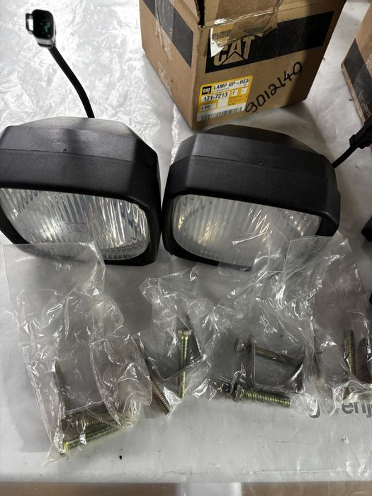 Оригинални фарове-халогени CAT