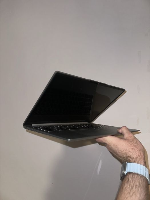 Lenovo IdeaPad Slim 5 16" (Ryzen 7 8845HS / 32GB RAM / 1TB SSD) - Baterie 100% + Garanție
