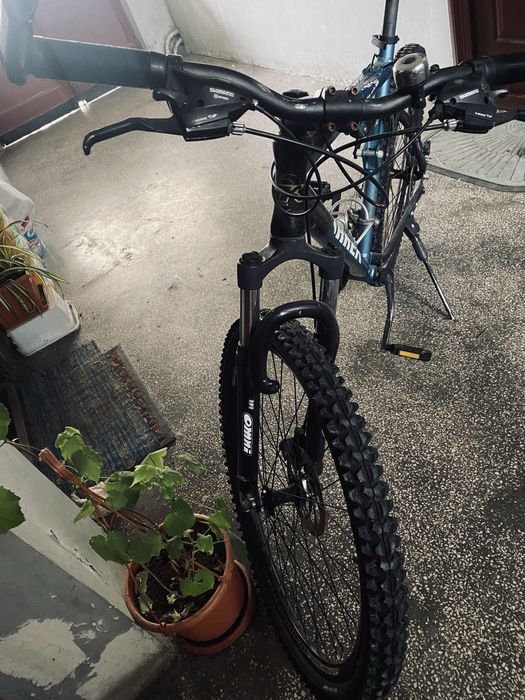 Vand bicicleta , aporape noua