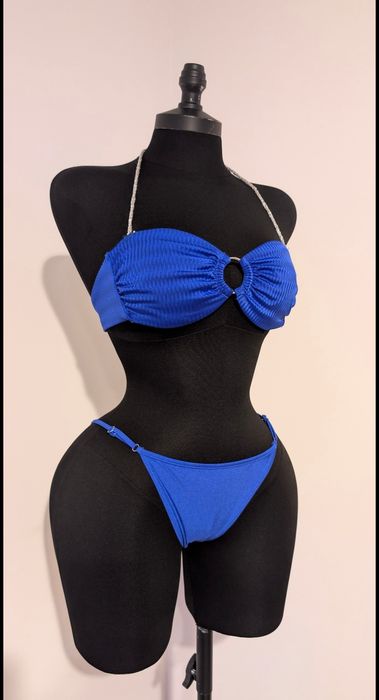 Costum de baie albastru electric – 2 piese + pareo