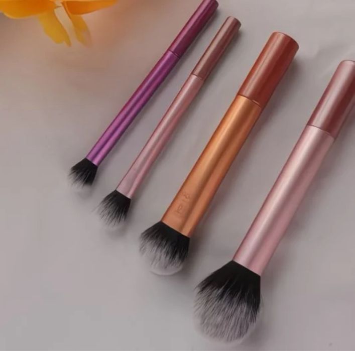 Набор кистей для макияжа + спонж