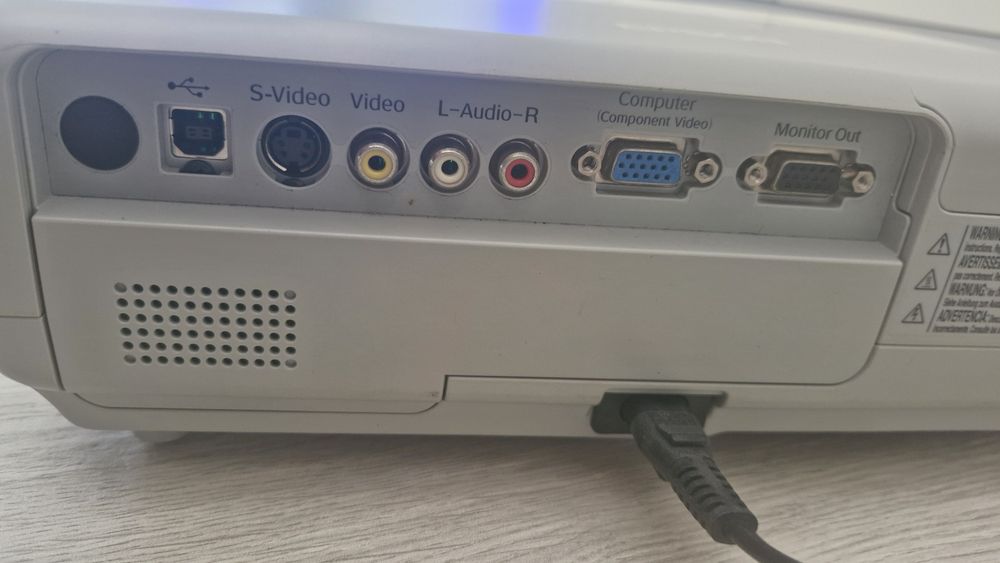 Proiector EPSON  EMP-S5 3LCD