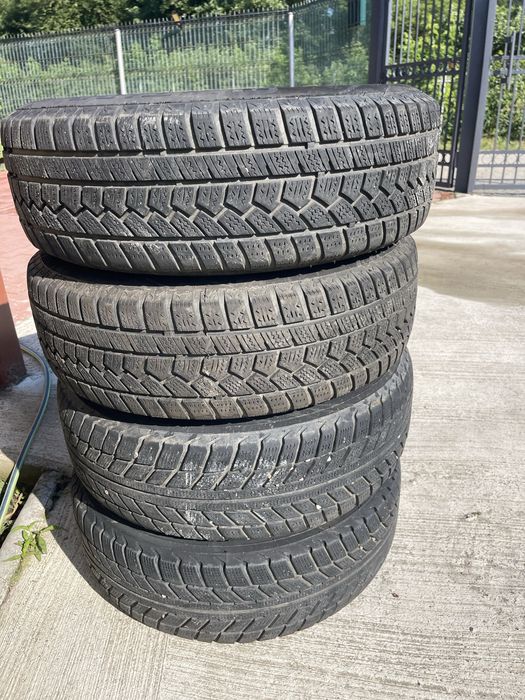 Anvelope vara 205/60/16 si un set iarna cu jante audi 195/65/15