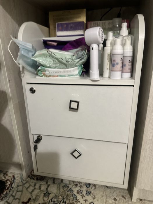 Срочно продаю комод и помощник мастера Каспи ред