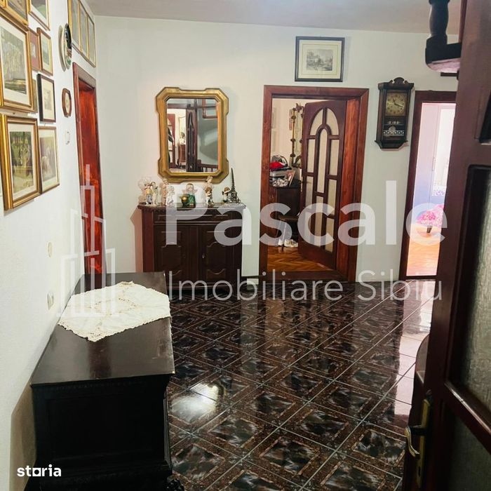 Casă de vânzare în Globu Craiovei – la doar 30 km de Băile Herculane!