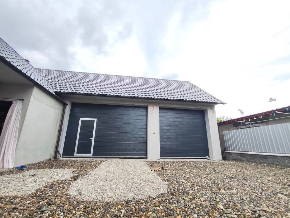 Poarta de garaj/ usa pentru garaj/ usi secționale/ usa industriala/