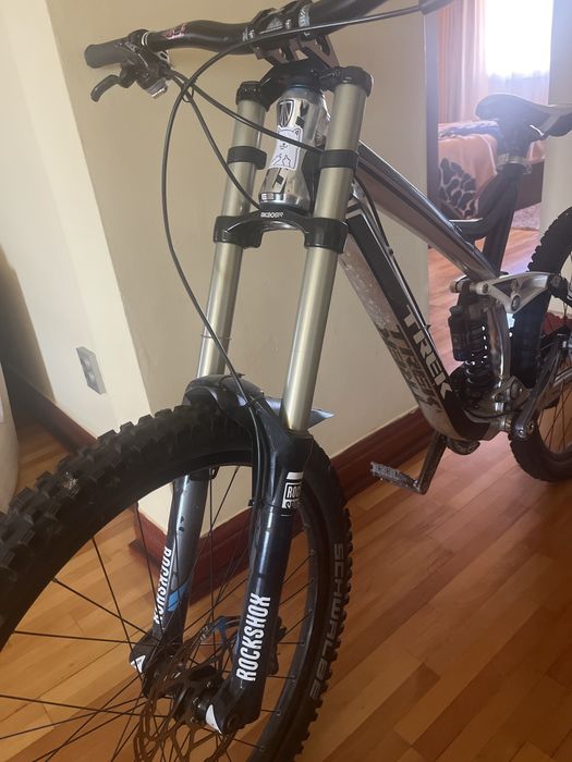 Bicicleta downhill TREK