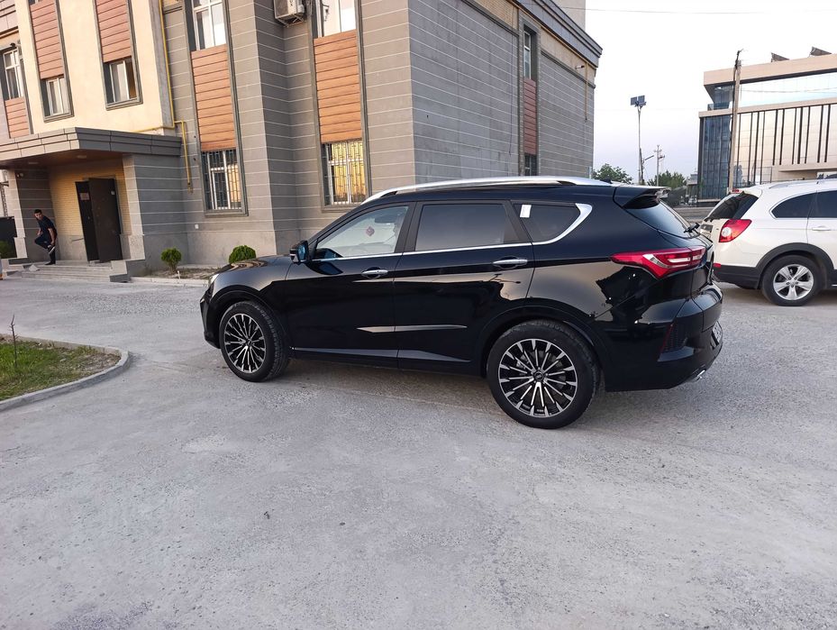 Jetourx70 сотилади. 2023