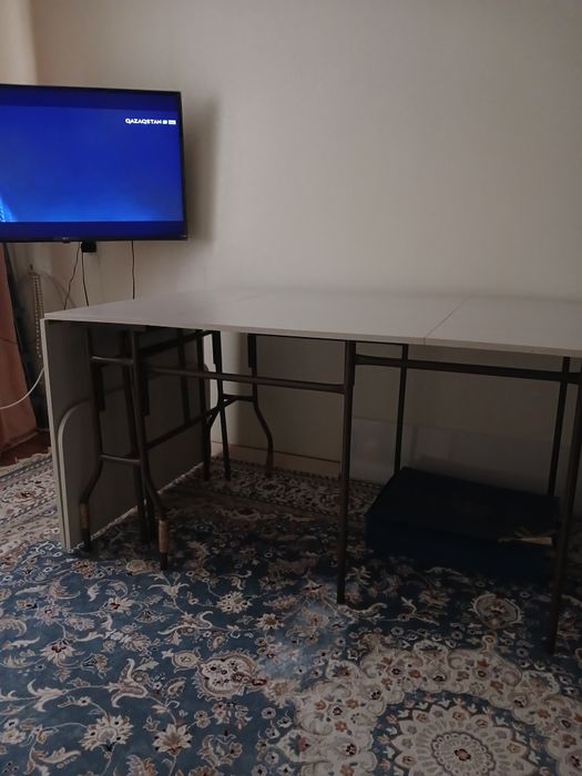 Продаётся стол книжка