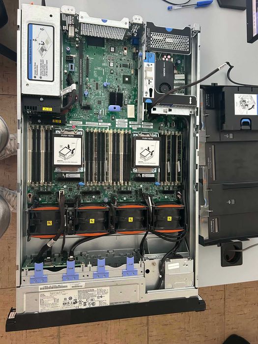 IBM x3650 M4 сървър - 16 ядра / 64GB / 2x 1TB SSD / 10GbE / RAID 1GB кеш