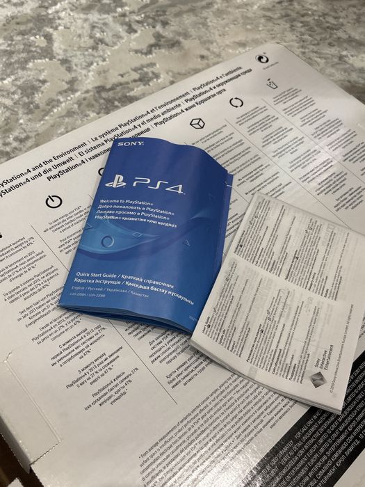 Sony Playstation 4, 2 джойстика + 3 диска