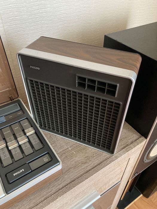 PHILIPS 22GF827/04  Грамофон  с усилвател и тонколона  VINTAGE