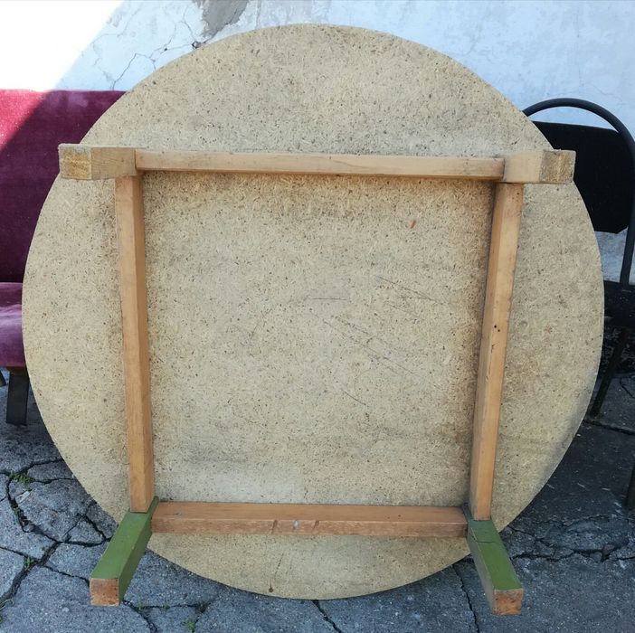 Круглый стол продам