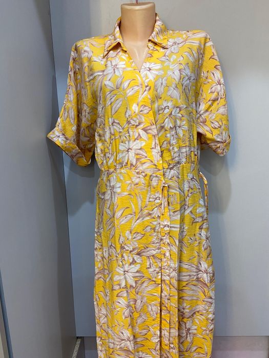 продам б/у платье (акссесуар в подарок)