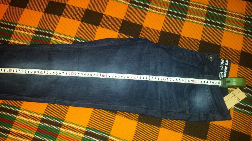 Мъжки дънки чисто нови