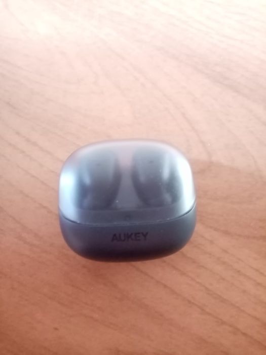 Беспроводные наушники 2000