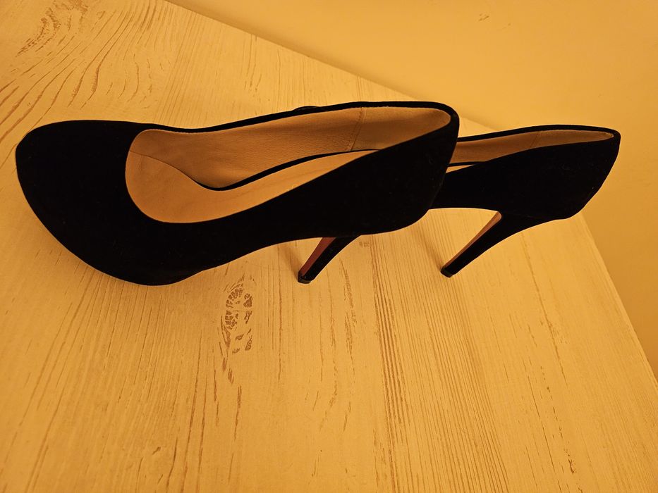 Туфли женские на высоком каблуке НОВЫЕ