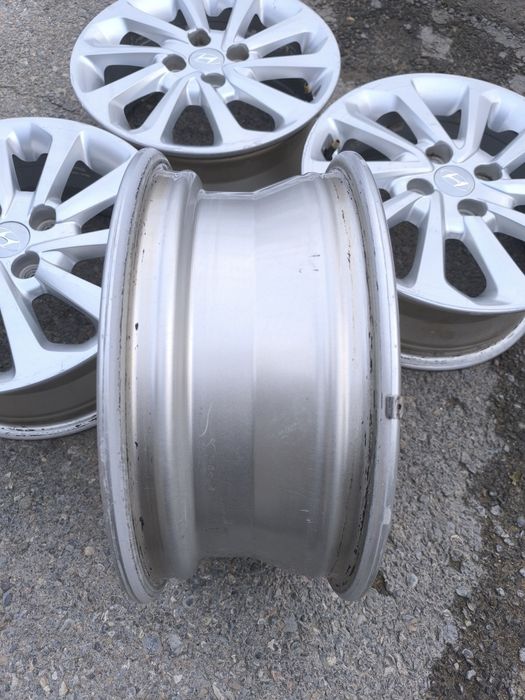Диски на Хундай акцент R15