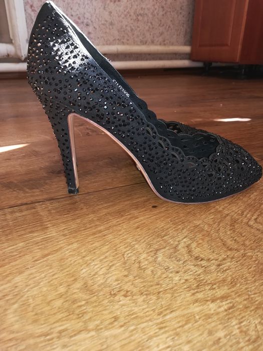 Продам красивые туфли