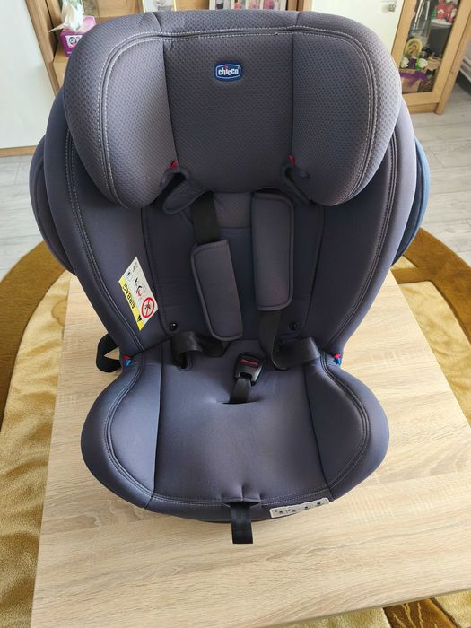 Scaun auto cu sistem isofix , rotativ si pozitie de somn plus trotineta coccole
