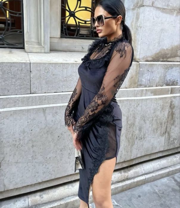 Rochie eleganta din catifea si dantela