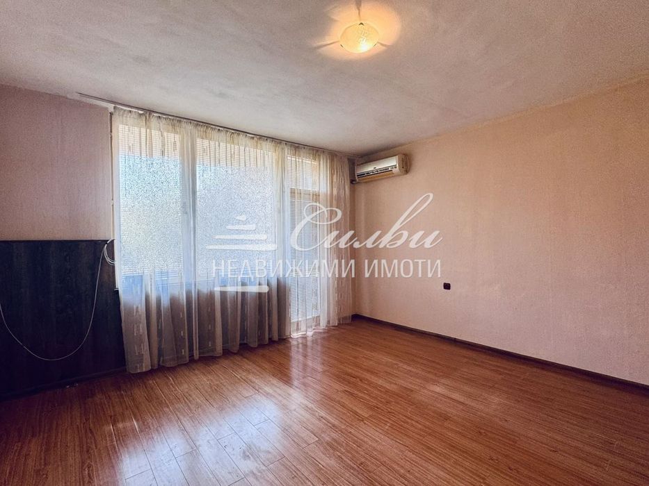 Продава се Едностаен апартамент в Шумен, Център - 40 кв.м за 1975 €/кв.м - Снимка #1