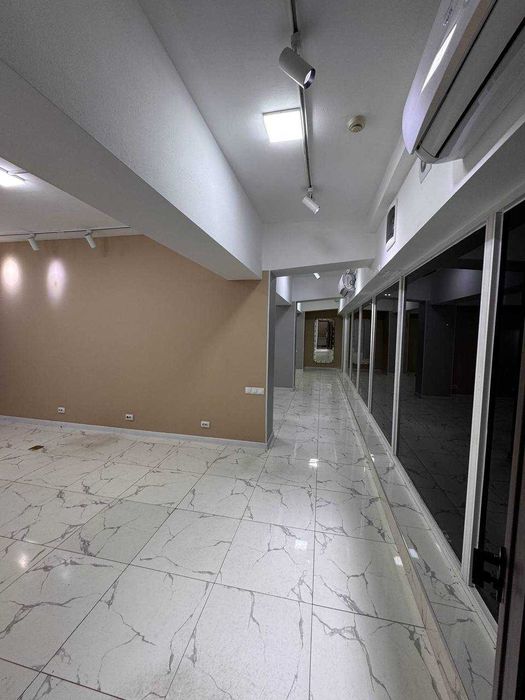 Сдается на ЦУМе, КОММЕРЧЕСКОЕ ПОМЕЩЕНИЕ 102 м2 + 10 м2.терраса.