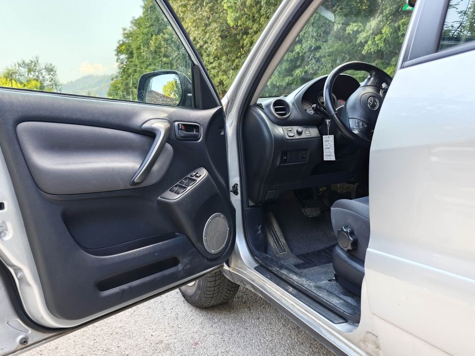 Toyota RAV 4 - 2.0 бензин