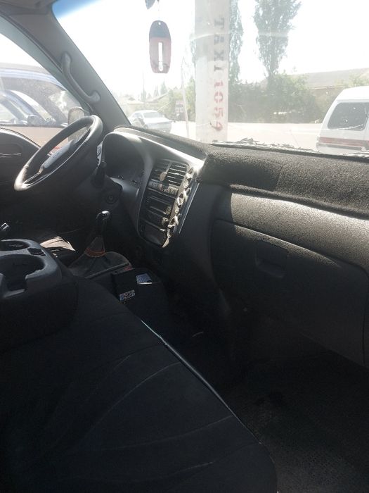 Кия бонго сотилади