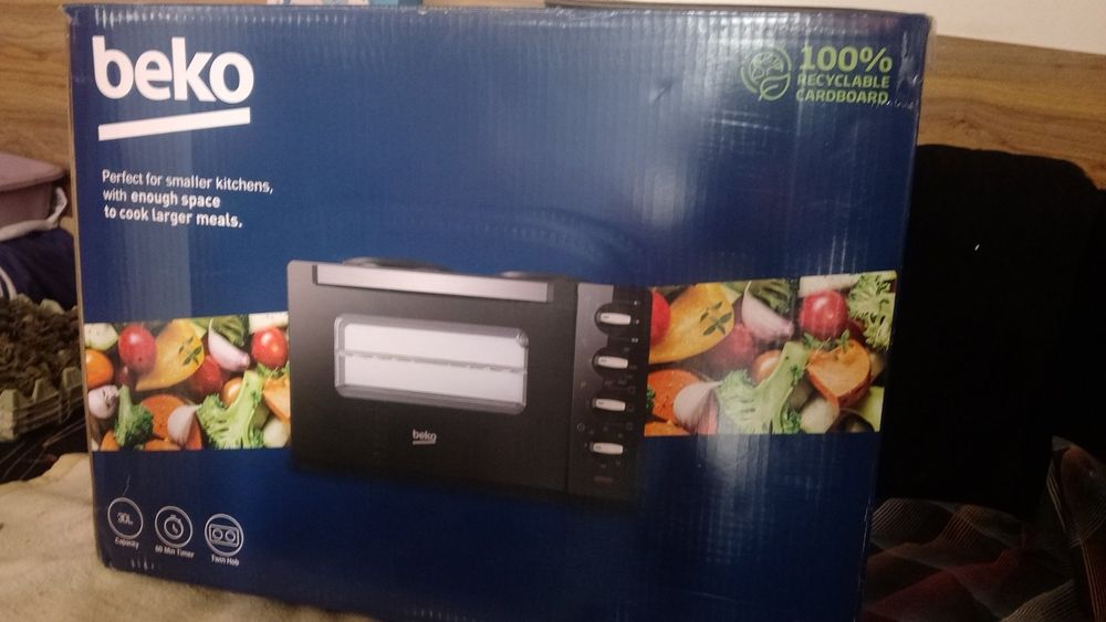 Чисто нова готварска печка фурна Beko