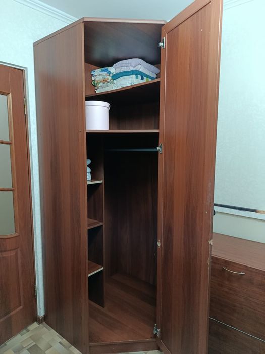 Шкаф и комод продается