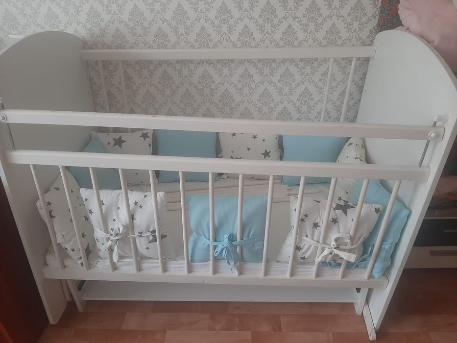Детская кроватка