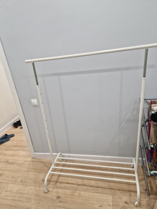 Продам напольную вешалку Ikea