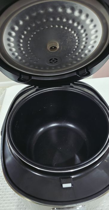 Срочно продам мультиварку