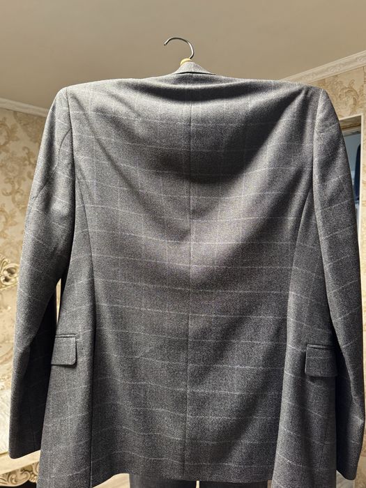 Продам Костюм тройка