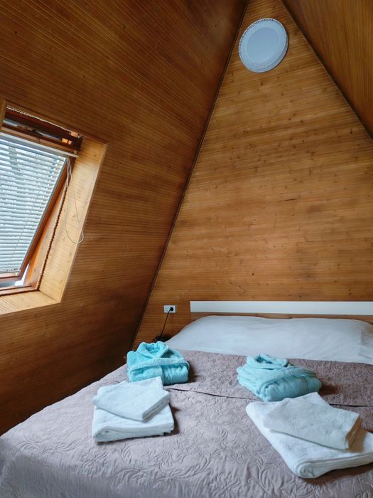 Cabana A frame cu jacuzzi in Mărișel