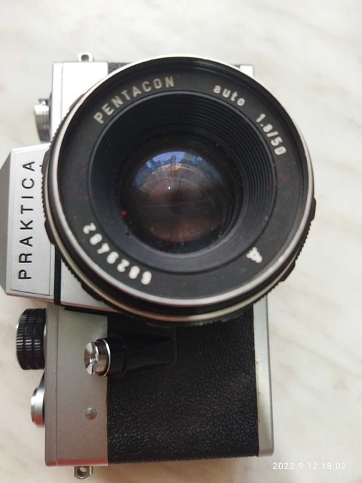 Продам профессиональный фотоаппарат из Германии