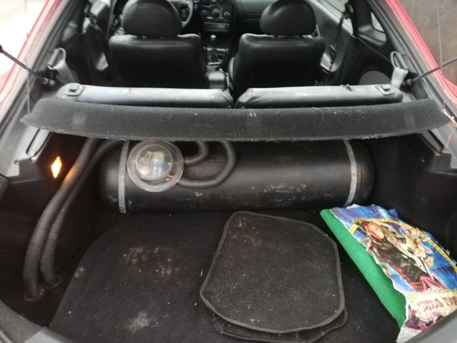 Хюндай купе на части 2.0 бензин 139коня 1998год.