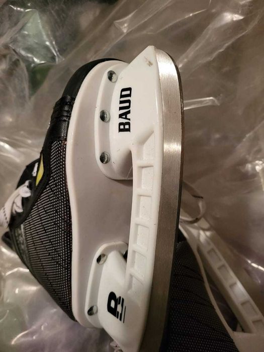 Коньки хоккейные. Размер 30