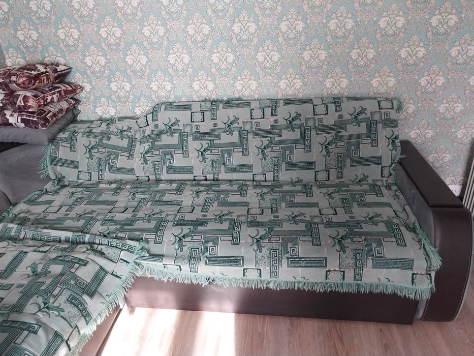 Продаю угловой диван