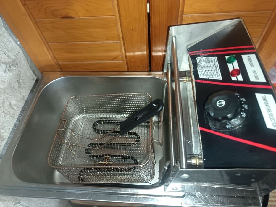 Фритюрник , професионален .