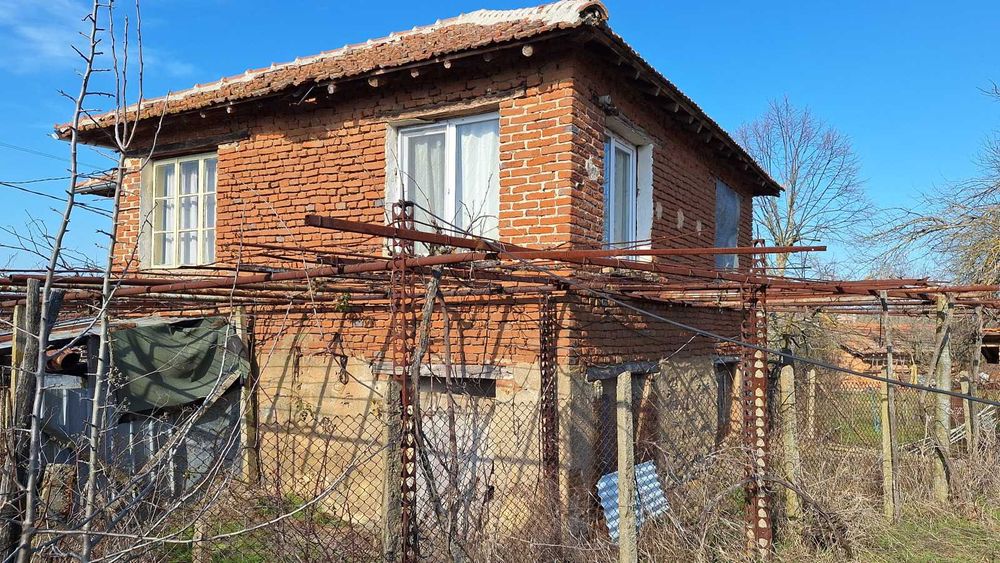 Къща с голям двор 6700 кв.м. за 29999 евро в с. Шарково от СОБСТВЕНИК
