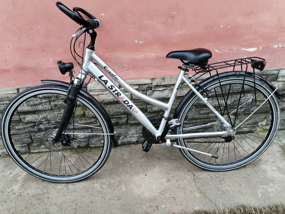 Bicicleta roti 28 cadru aluminiu dinam in butuc import Germania