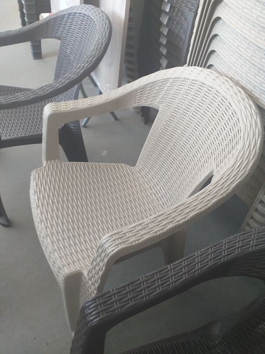 Vand scaune de terasă premiu deosebite