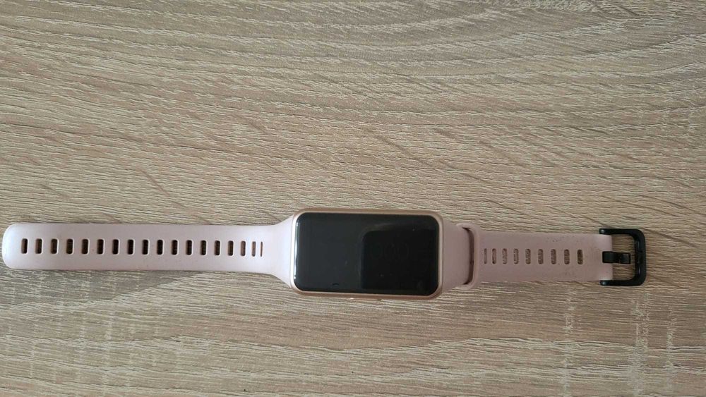 Huawei Band 6, model FRA-B19