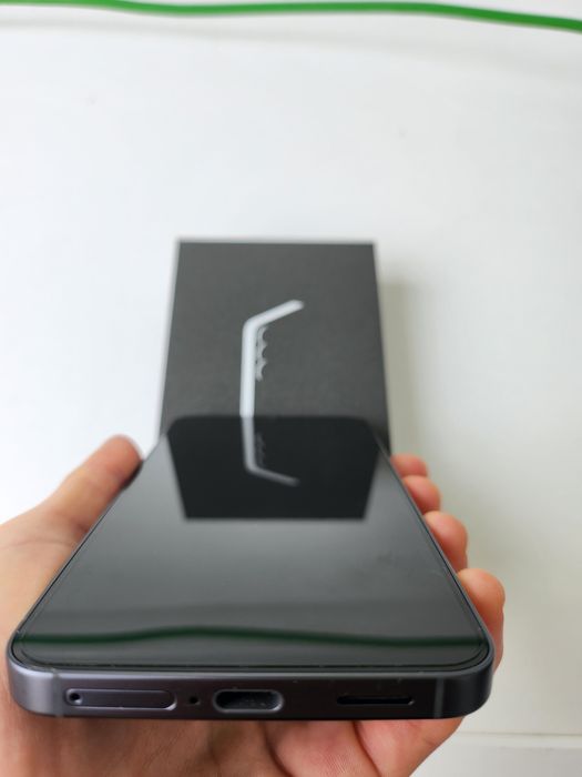 Samsung S25 128GB перфектен