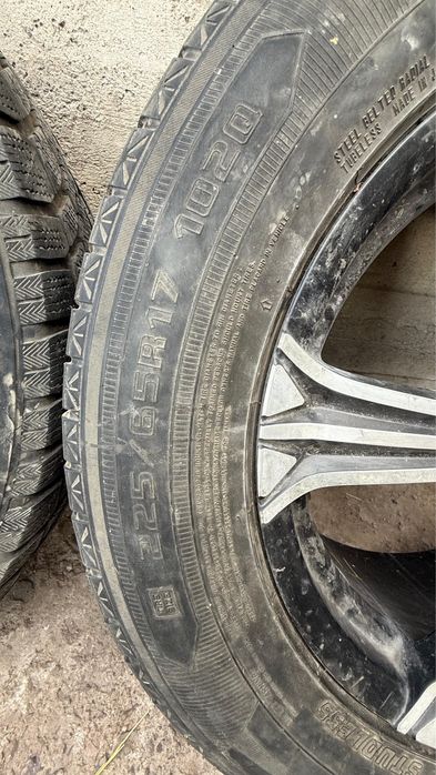 Зимние шины с дисками 225/65R17
